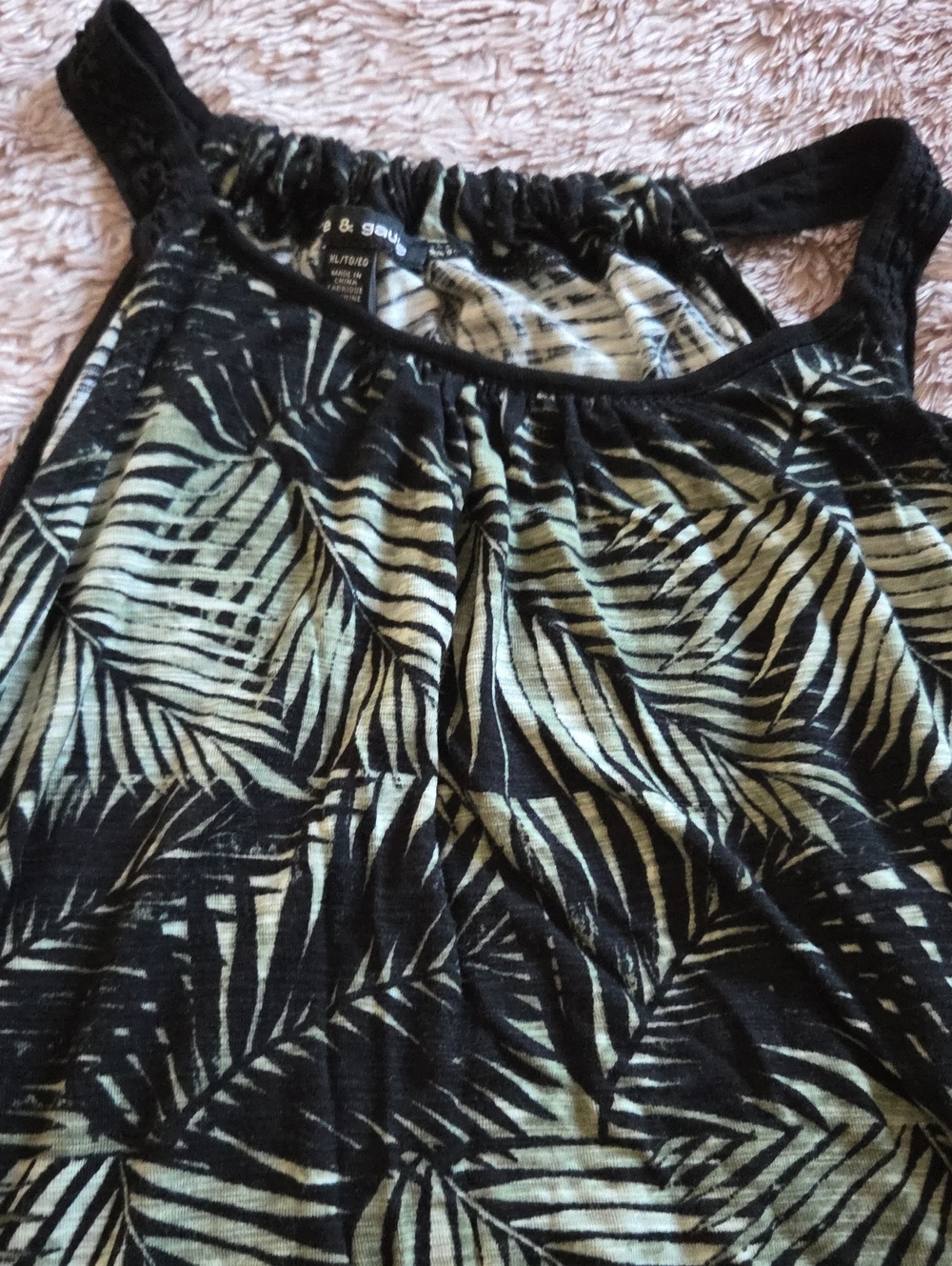 Tropical Palm-Print Tank Top - Black & Light Green - Picture 1 of 6